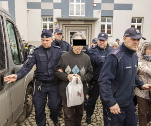 Skrócili pedofilowi wyrok, znów wróci do dzieci?