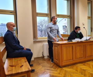 Zwolnieni ratownicy medyczni z Przemyśla przed sądem walczą o przywrócenie do pracy [ZDJĘCIA]