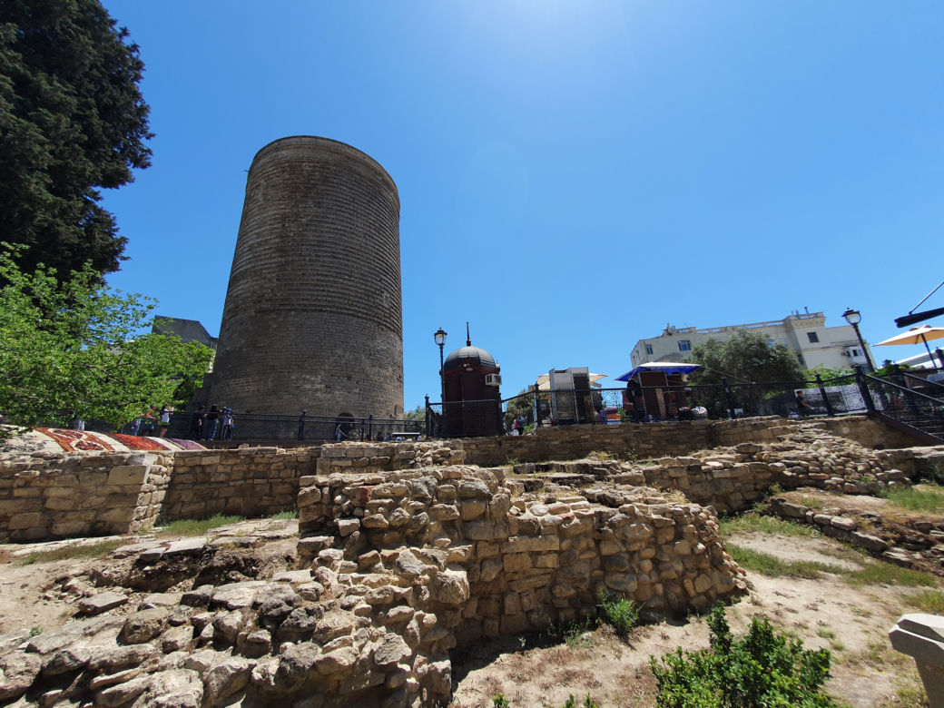 Baku - miasto ognia