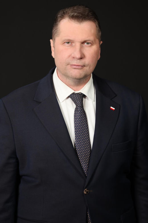 Przemysław Czarnek był królem parkietu we włoskim hotelu. Tam poznał piękną małżonkę [ZDJĘCIA]