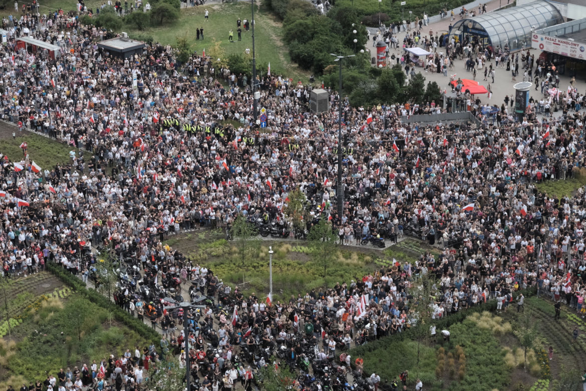 Zdjęcia z Marszu Powstania Warszawskiego