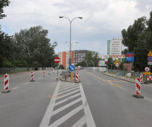 Przebudowa Wybrzeża Helskiego. Robotnicy bimbają na budowie