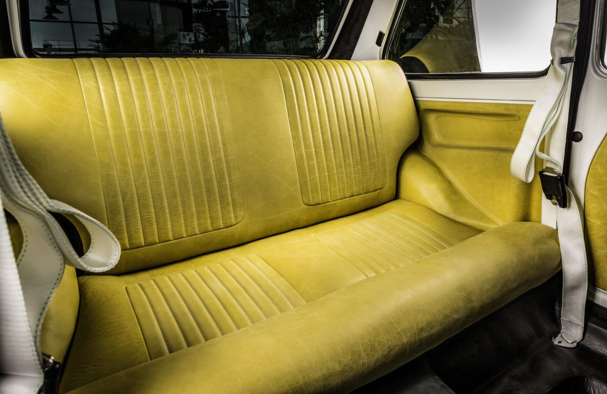 Fiat 126p dla Toma Hanksa z wnętrzem Carlex Design