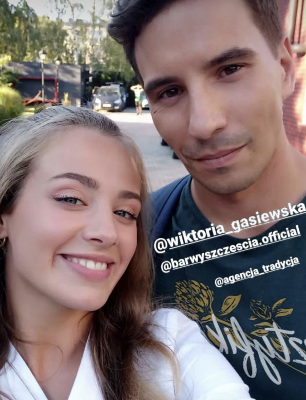 Barwy szczęścia po wakacjach 2022.Olwika (Wiktoria Gąsiewska), Kępski (Jakub Sokołowki)