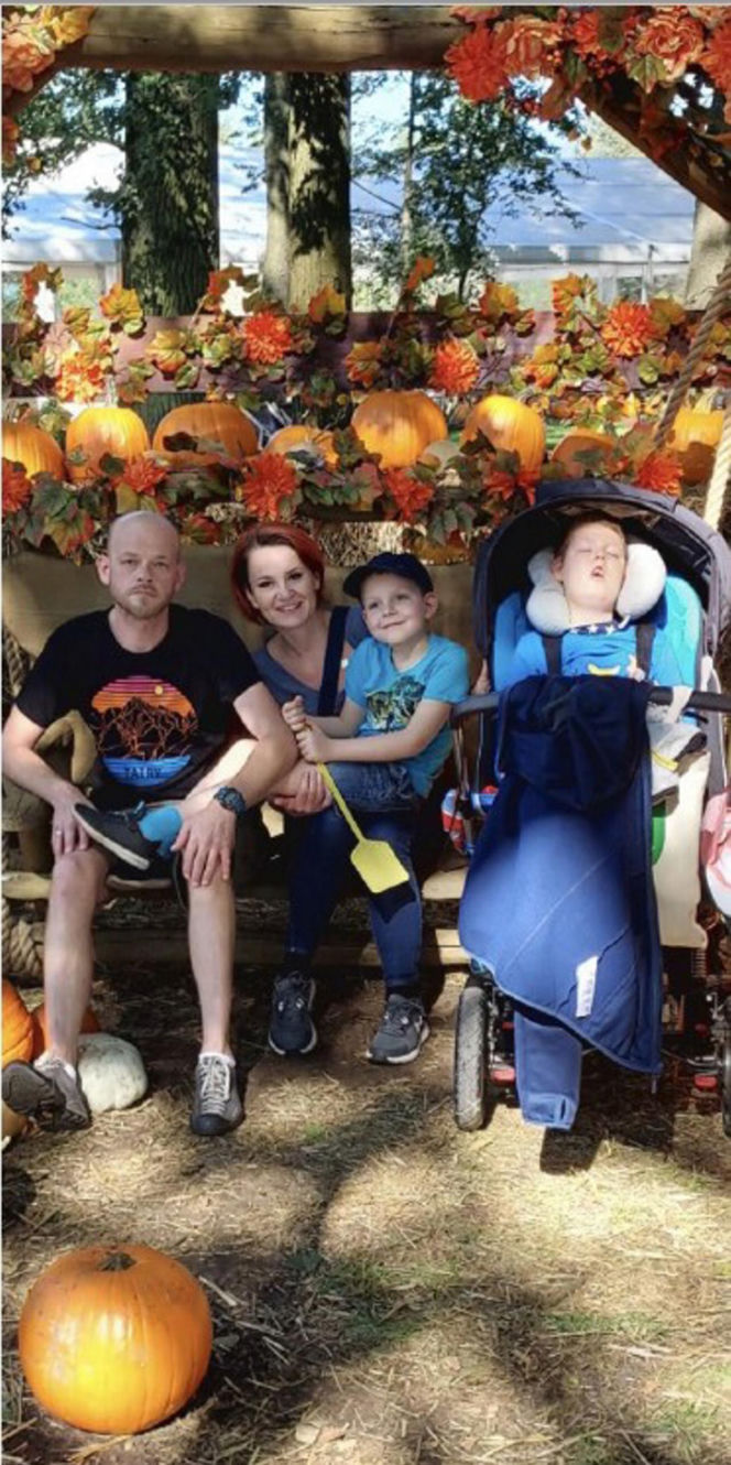 Ciężko chory Jasio zdobywa polskie góry. Jego rodzice nie zrezygnowali ze swoich pasji