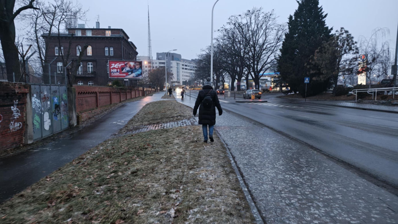Pociągi odwołane, gigantyczne opóźnienia! Paraliż na torach w całej Polsce