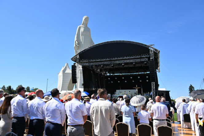 Poświęcenie pomnika Matki Boskiej w Konotopiu