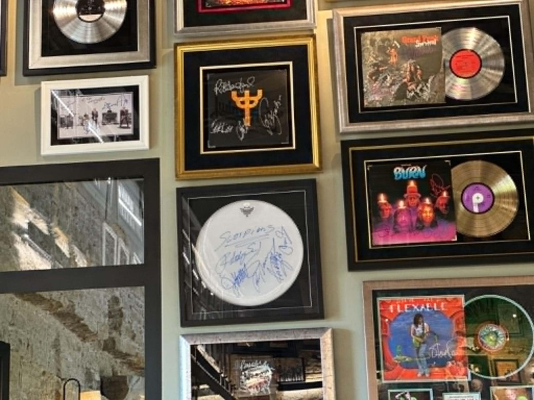 Ćmielów. Największa w Europie kolekcja gitar