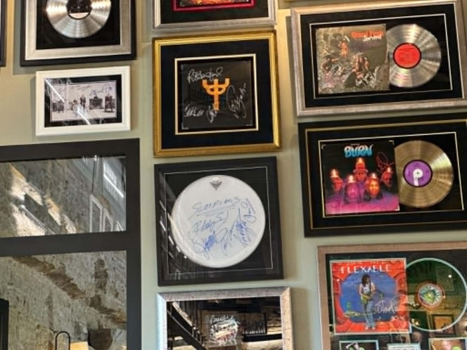 Ćmielów. Największa w Europie kolekcja gitar