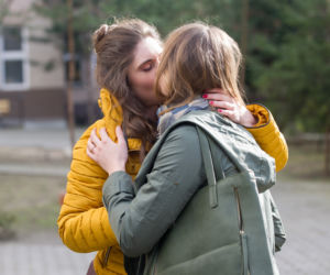 Na Wspólnej 2310, Ola (Marta Wierzbicka), Klaudia (Julia Trembecka)