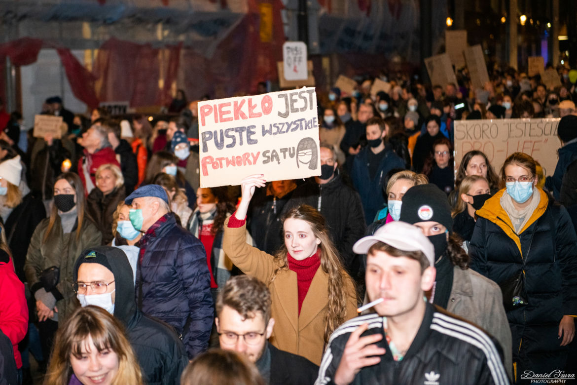 Kraków: "Ani jednej więcej". Protest po śmierci ciężarnej Izabeli z Pszczyny