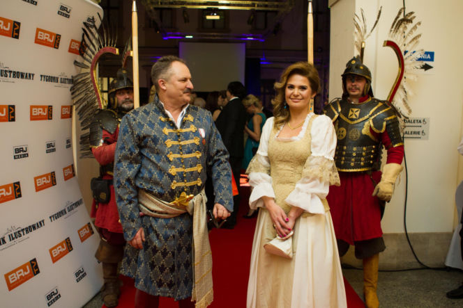 Projektant mody zachwycony suknią ślubną żoną Marka Jakubiaka! "Taki wybór jest zjawiskowy"