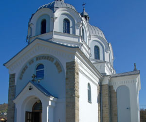 To jedna z najpiękniejszych wsi w województwie małopolskim. Kiedyś była częścią popularnego uzdrowiska