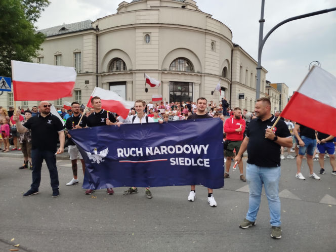 „Cześć i chwała bohaterom!”. Siedlczanie spotkali się w centrum miasta, by uczcić 82. rocznicę wybuchu Powstania Warszawskiego