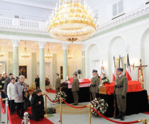 Trumny Lecha i Marii Kaczyńskich w Pałacu Prezydenckim 