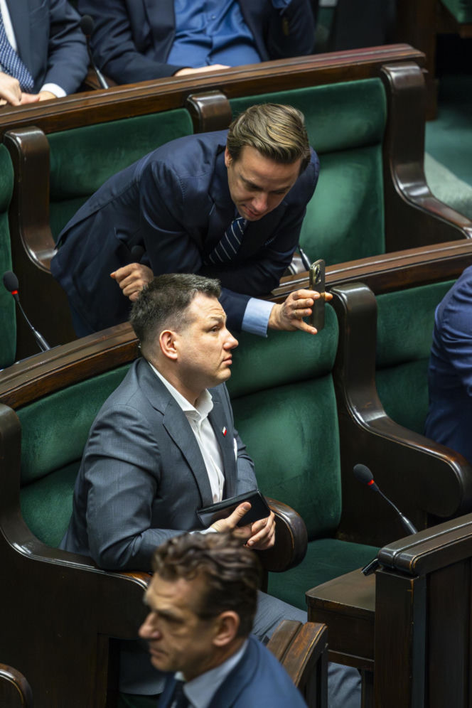 Sławomir Mentzen na zakupach w galerii