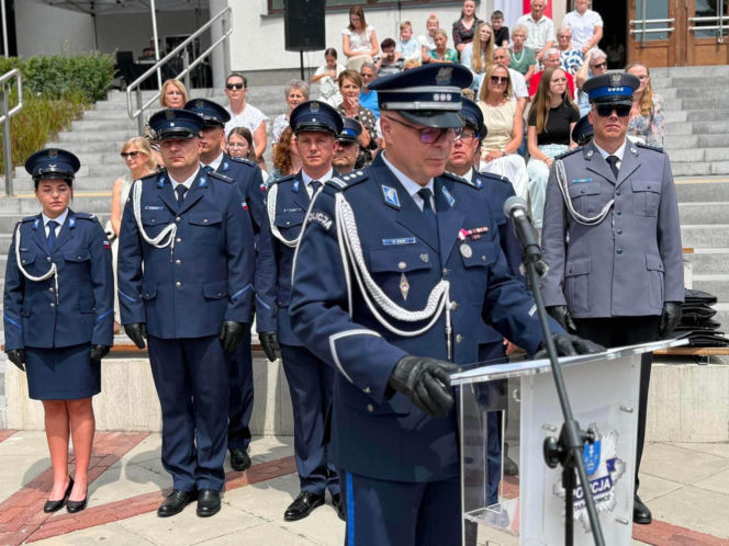 Święto Policji w Starachowicach. Uroczyste awanse, rodzinny piknik i podziękowania