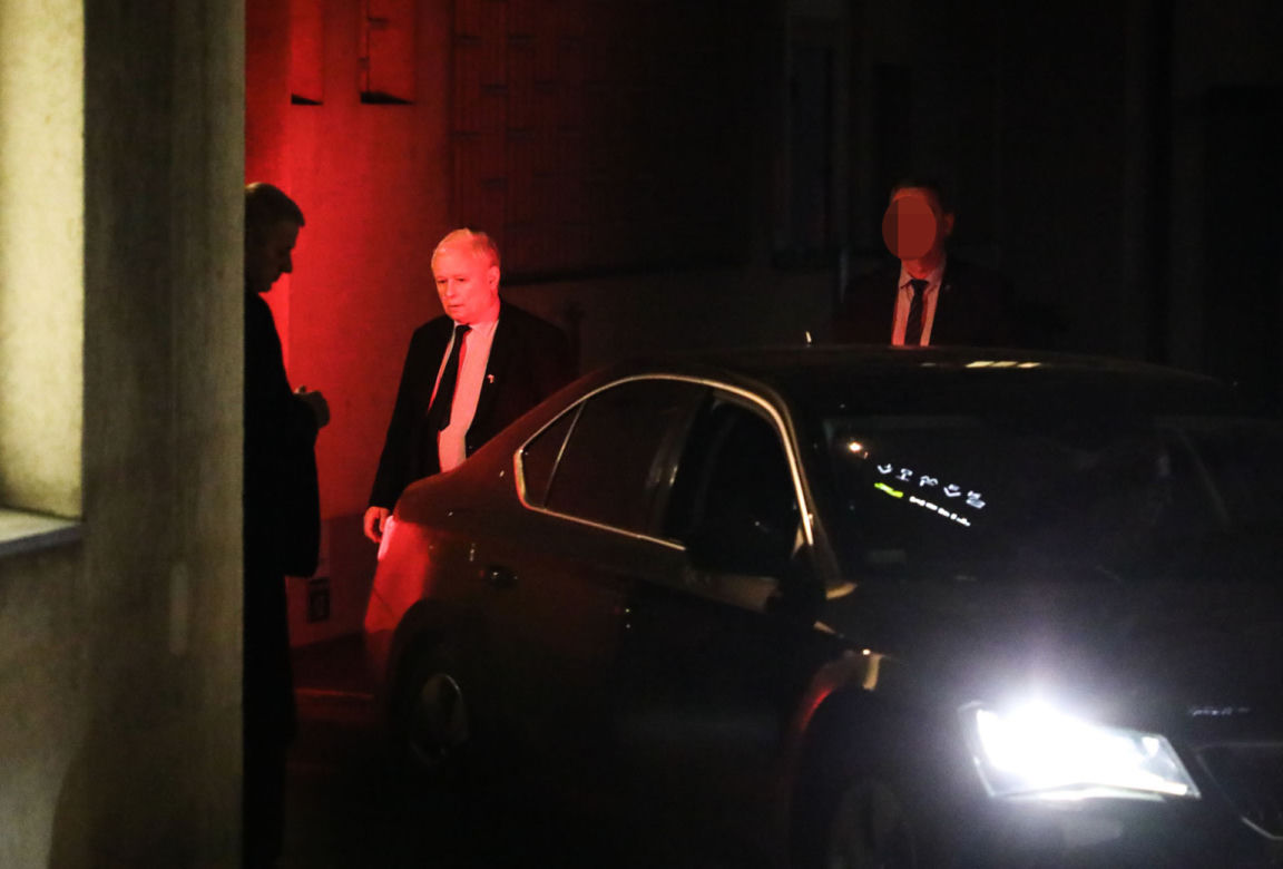 Ujawniamy kulisy posiedzenia klubu PiS w siedzibie partii