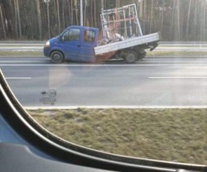 Groźny wypadek na ul. Grunwaldzkiej w Bydgoszczy. Jedna osoba poszkodowana 