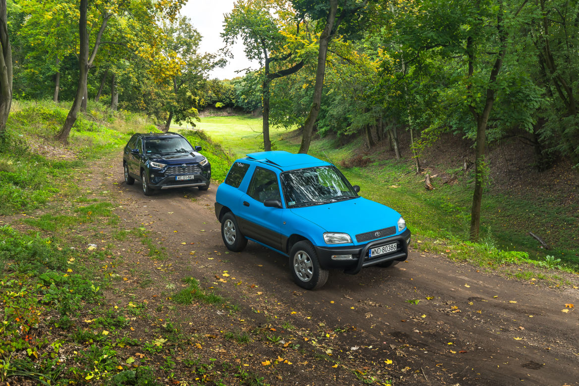Toyota RAV4 mk. I & Toyota RAV4 mk. V