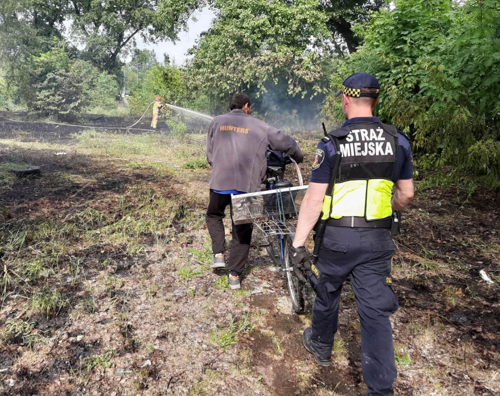 Warszawa. Pożar dawnej jednostki wojskowej