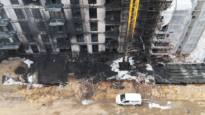 Blok po pożarze na Laurowej