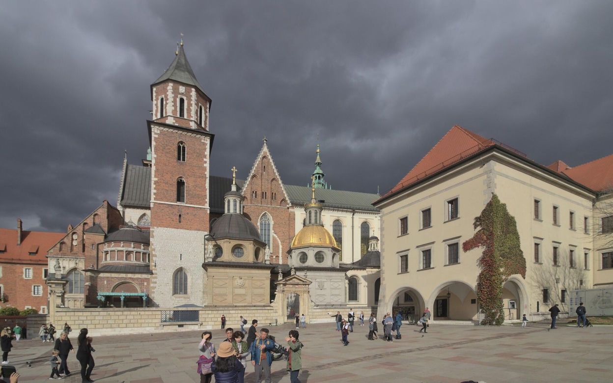 To miasto w Małopolsce jest nazywane Barceloną Północy. Jednak mało kto wie, że jest większe od hiszpańskiego hitu turystycznego 