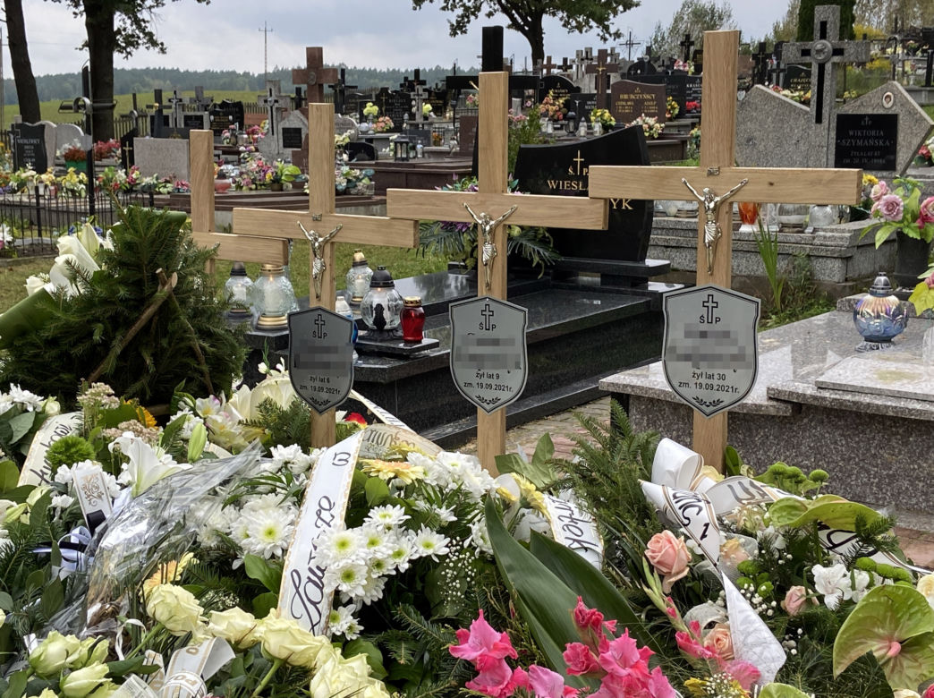 Wypadek w Tatarowcach. Ojciec i trzej jego synowie spoczęli na cmentarzu we wsi Kopisk