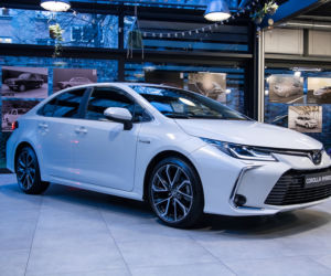 Toyota Corolla Sedan Hybrid