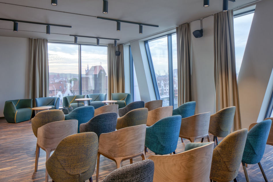 gdansk-holiday-inn-(fot-piotr-krajewski)-1-jpg-lq_55_W_3K2A2429 (Copy)