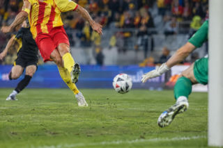 Korona Kielce pokonała GKS Katowice 1:0. Niewykorzystany karny i zmiana trenera