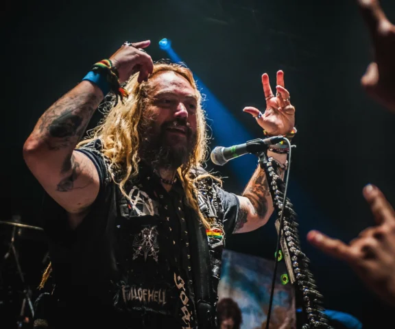 Andreas Kisser kłamie w sprawie kontaktu z braćmi Cavalera? Żona jednego z muzyków zabrała głos