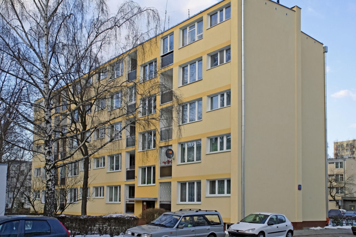 Ta architektura PRL zniknęła z krajobrazu Polski. Kolorowe bloki to dziś rzadkość [ZDJĘCIA]