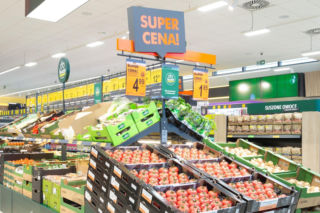 Gigantyczne podwyżki w Biedronce! Pensje do 6400 zł brutto i podwojone premie