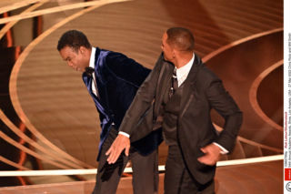 Szok na gali Oscarów! Will Smith uderzył prezentera gali. Przestań k**** mówić o mojej żonie! [WIDEO]