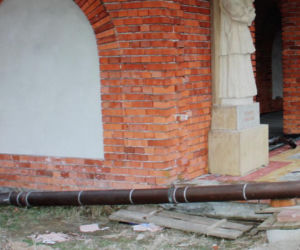 Szukał sprytnego sposobu na szybki zarobek. Postanowił... kraść rynny z kościołów [ZDJĘCIA]