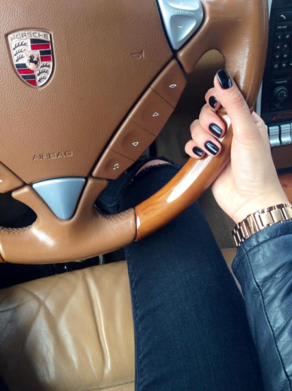 Ola Ciupa z "My Słowianie" jeżdzi Porsche Cayenne