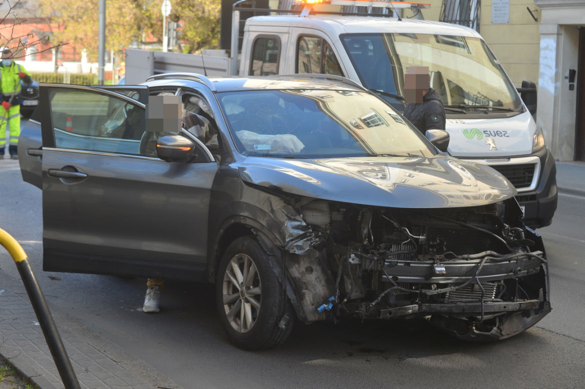Nissanem kierowała kobieta. Wiozła dziecko