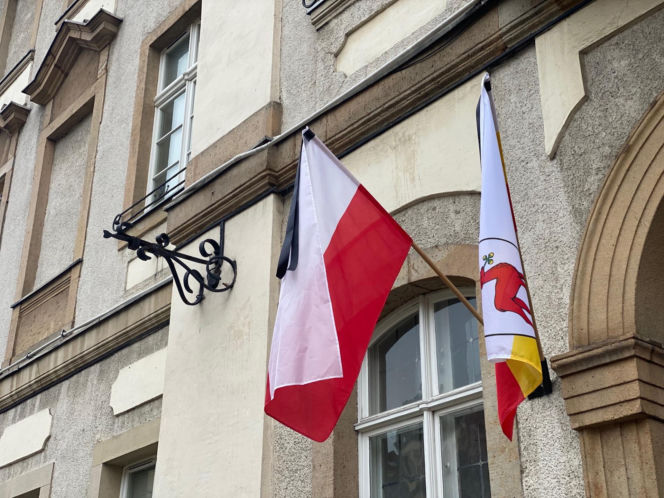 Jelenia Góra: Pogrzeb 11-letniej Danusi. Całe miasto pogrążone w smutku