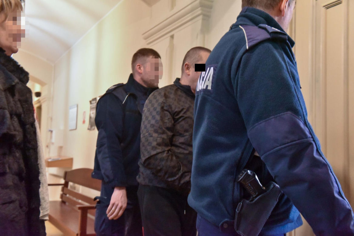 Zatłukł Andrzeja kijem i chciał upozorować wypadek.