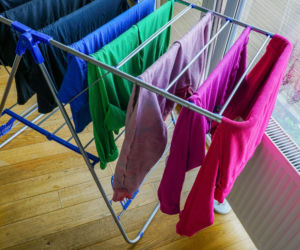 Suszy się przez kilka dni, a potem i tak brzydko pachnie? 