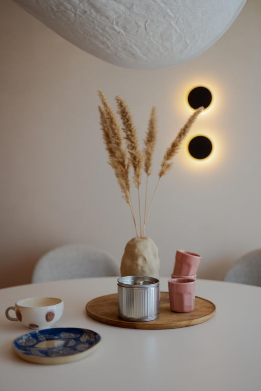 Nail Polish Inspired Interior: Hybryda mieszkania i studia fotograficznego na 63 metrach