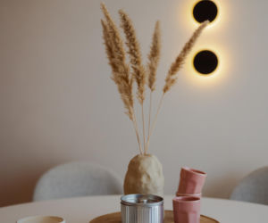 Nail Polish Inspired Interior: Hybryda mieszkania i studia fotograficznego na 63 metrach