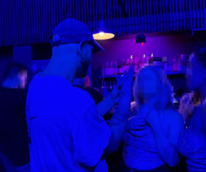 Maciej Pela na imprezie