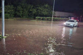 Nawałnica nad Świętokrzyskiem. Zalane drogi, podtopienia i połamane drzewa