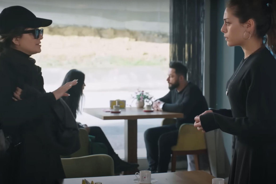 Zuhal wyjdzie z restauracji 