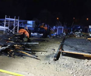 Grybów. Pożar garażu z samochodem w środku. Strażacy znaleźli jeszcze coś! 
