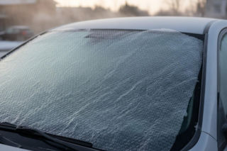 Folia bąbelkowa na szybę – prosty sposób na zimowe poranki