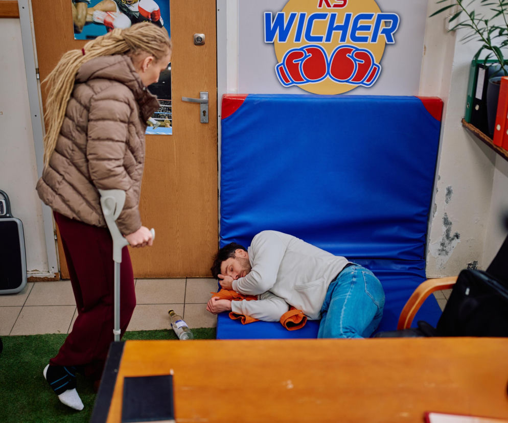 Eliza znów wpada w ramiona Bartka.