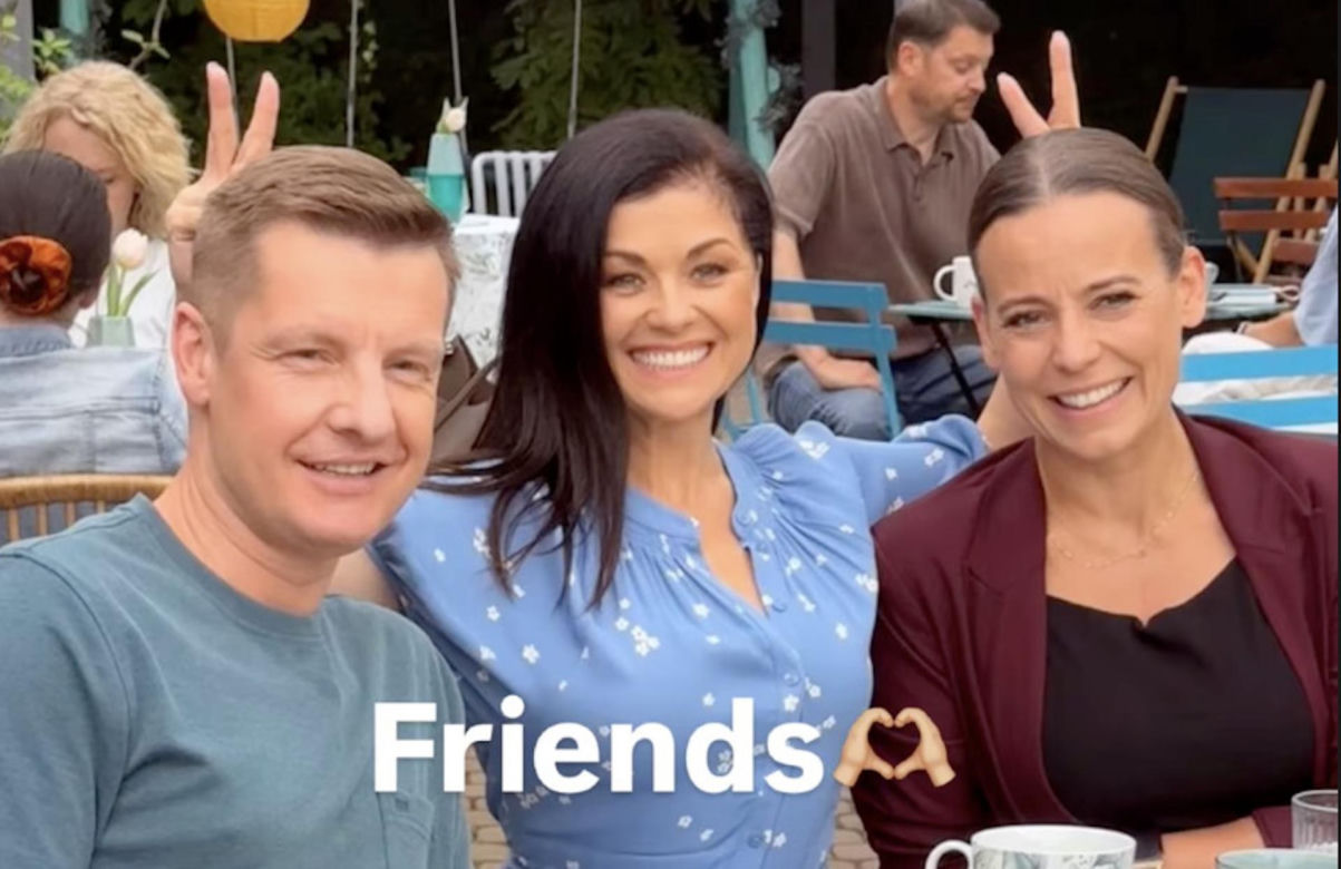 M jak miłość. Paweł (Rafał Mroczek), Kinga (Katarzyna Cichopek), Magda (Anna Mucha)